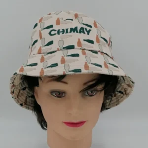 bob marque de bière chimay neuf couleur blanc dominant, taille adulte, bob avec un décapsuleur