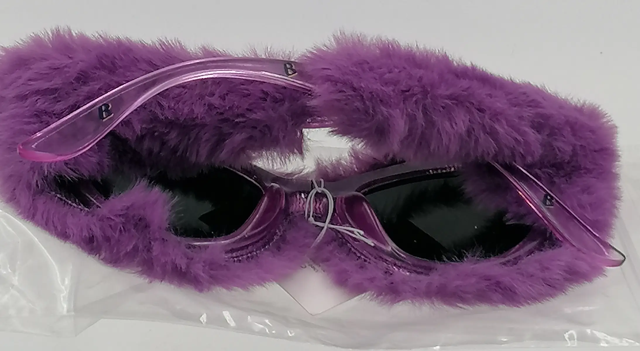 Lunettes de soleil de la marque de biĂšre La BĂȘte, produit neuf